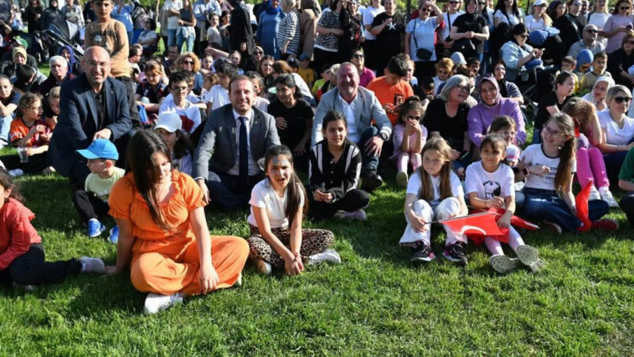 Karacabey'de 23 Nisan Coşkusu